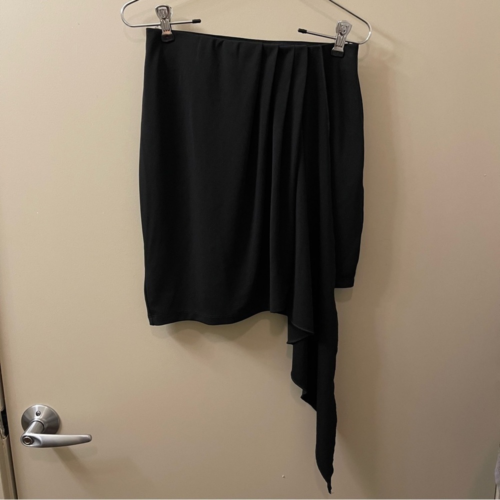 NBD Revolve Ciaran Faux Wrap Drape Front Elastic Waist Mini Skirt black small - Picture 4 of 9